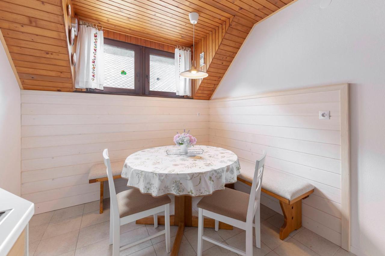 Apartma Mikelj Бохин Екстериор снимка