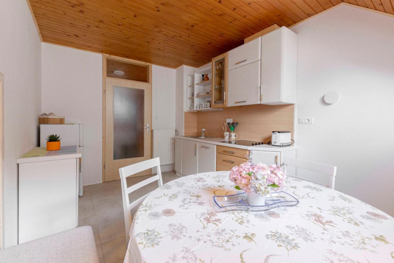 Apartma Mikelj Бохин Екстериор снимка